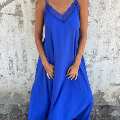 Everyday Elegance – The Graceful V-Neck Dress